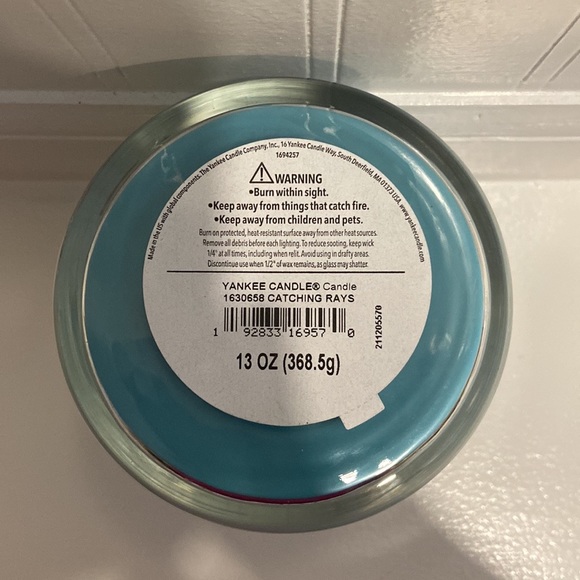 Yankee ‘Catching Rays’ 🪸🐚 candle 🕯️ - Picture 3 of 3